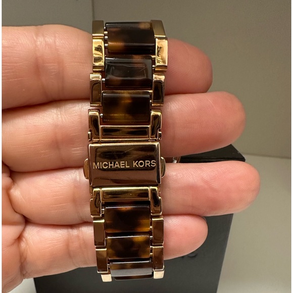 Michael Kors ParkerTortoise/Rose Gold Watch - Picture 6 of 8